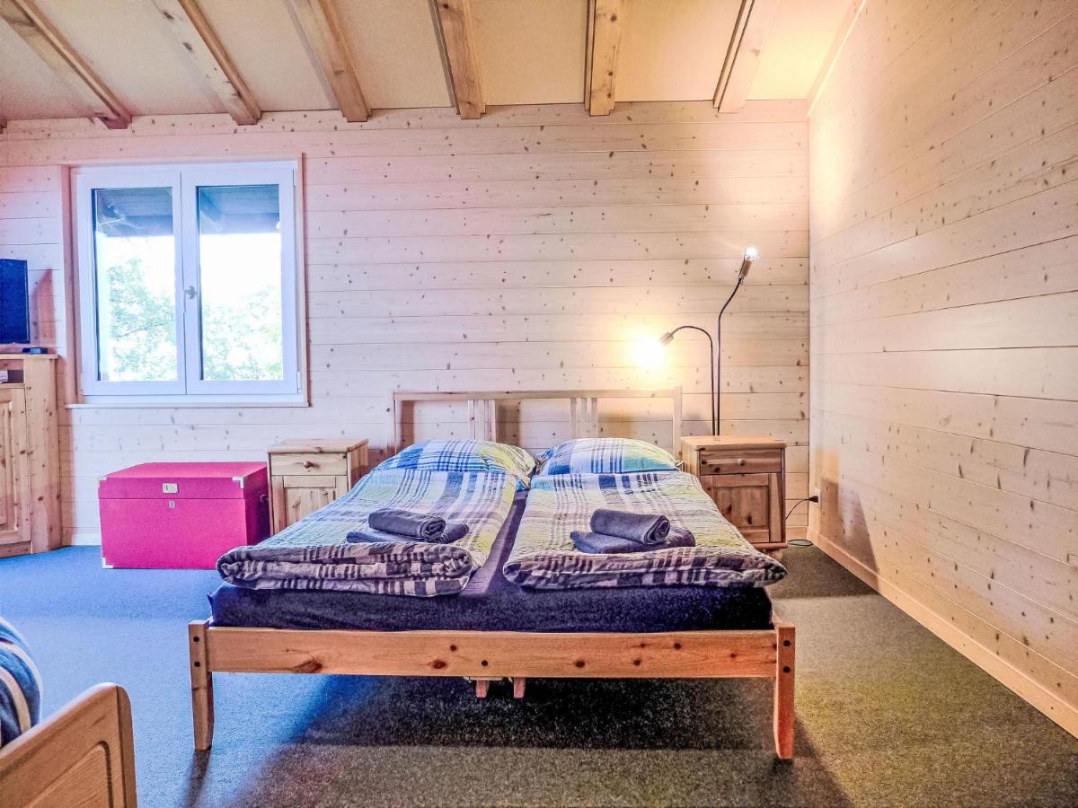 Holiday Home Chalet Ninette by Interhome - Housity