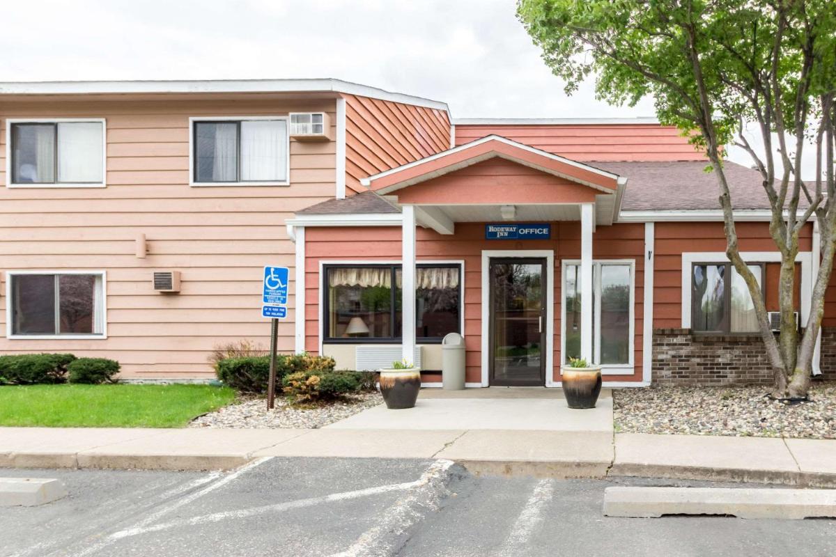 Rodeway Inn - Housity