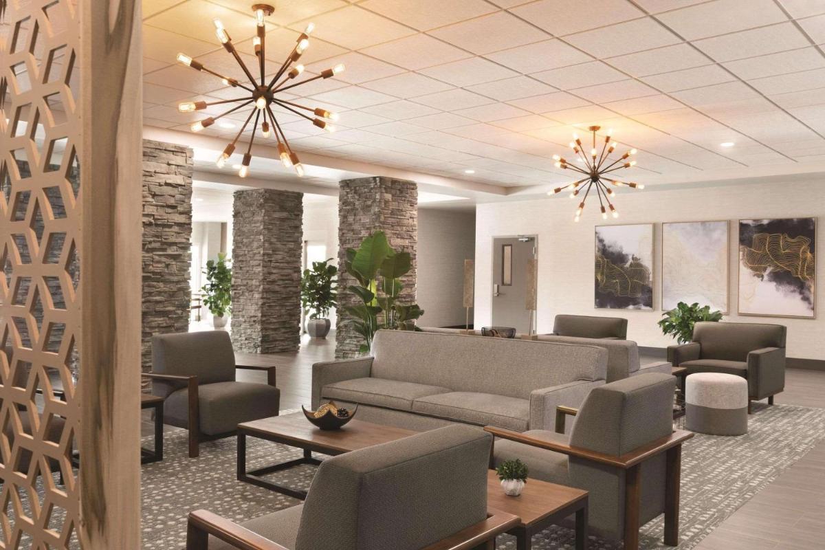 Radisson Hotel Oklahoma City Airport - Housity