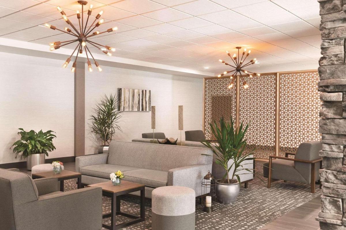 Radisson Hotel Oklahoma City Airport - Housity