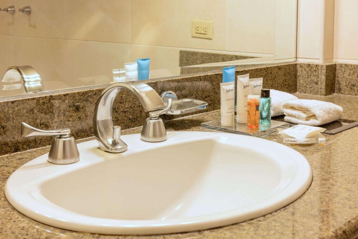Radisson Hotel Panama Canal - Housity