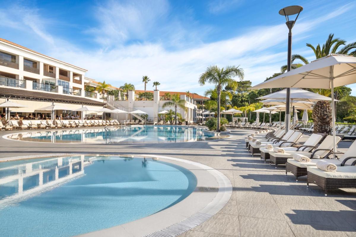 A piscina em ou perto de Wyndham Grand Algarve