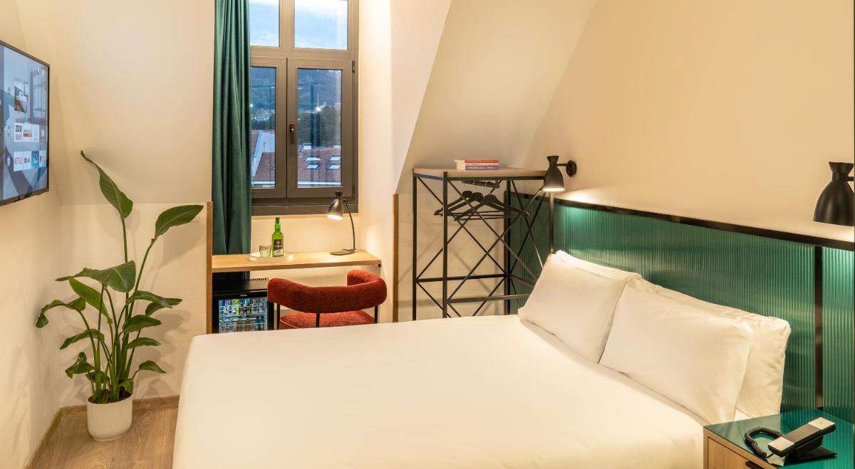 Cama o camas de una habitación en Axel Hotel Bilbao - Adults Only