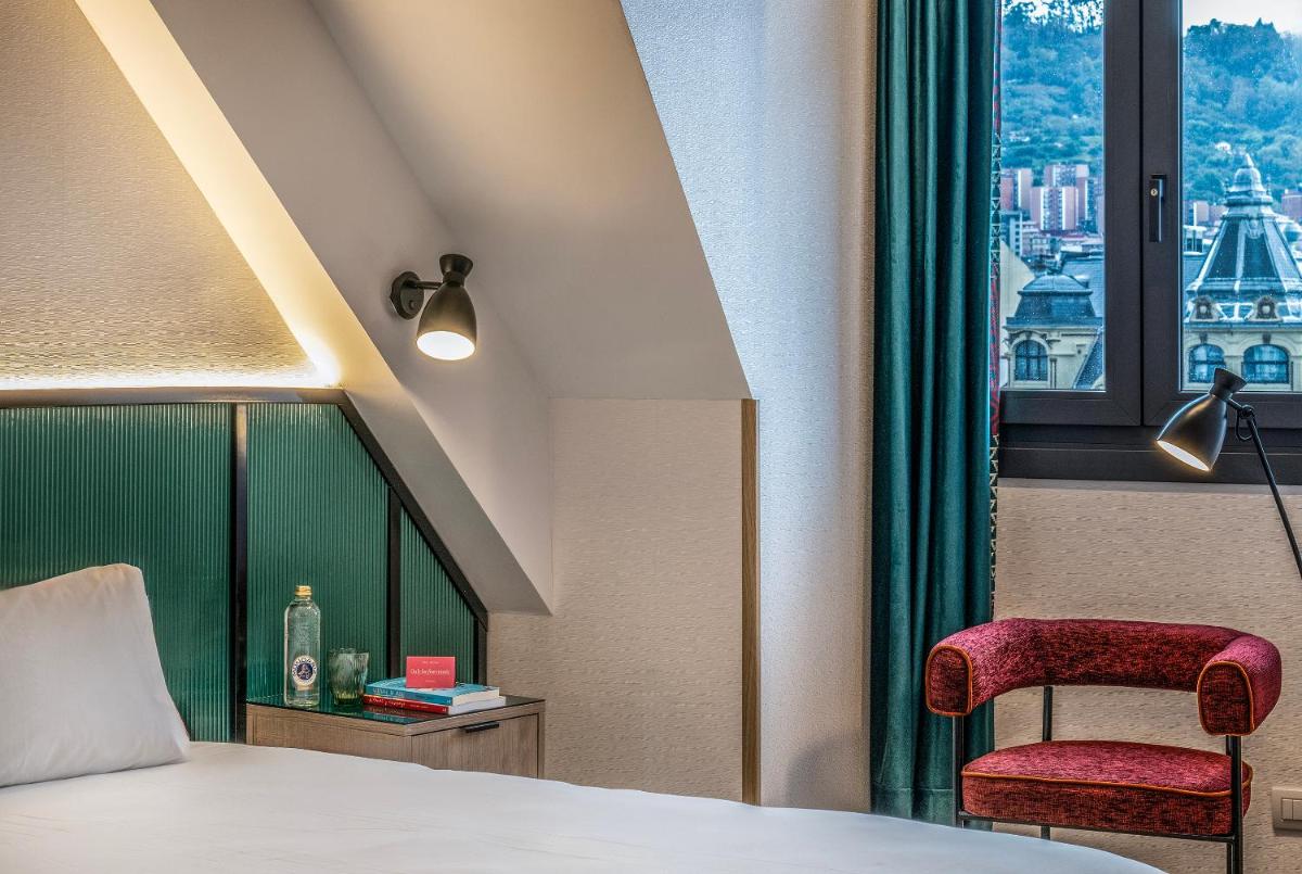 Cama o camas de una habitación en Axel Hotel Bilbao - Adults Only