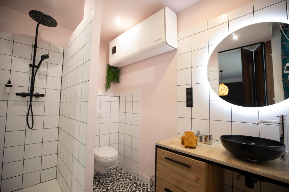Rosie's Club - Housity