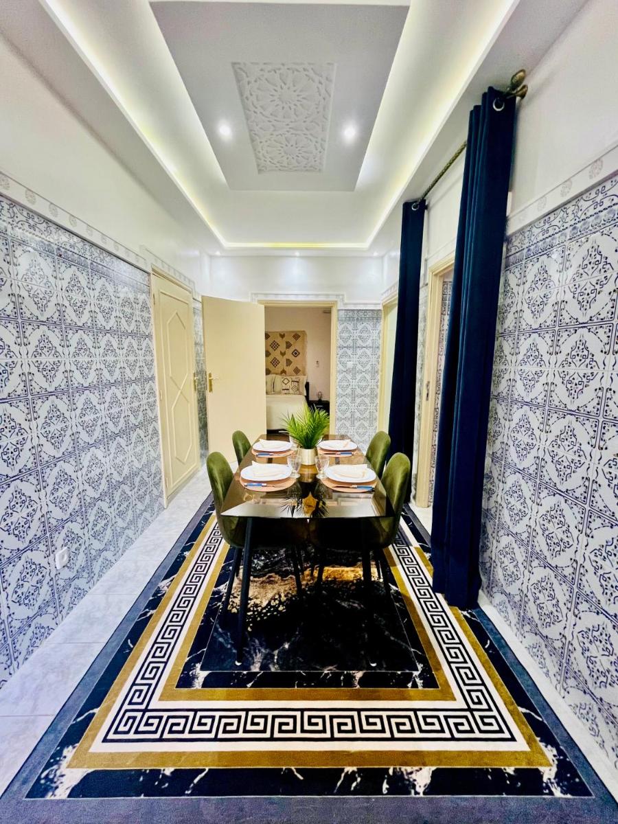 Appartement CLIMATISÉ avec jolie terrasse privée et parking Apartment with AC, nice private terrace and parking - Hizvo