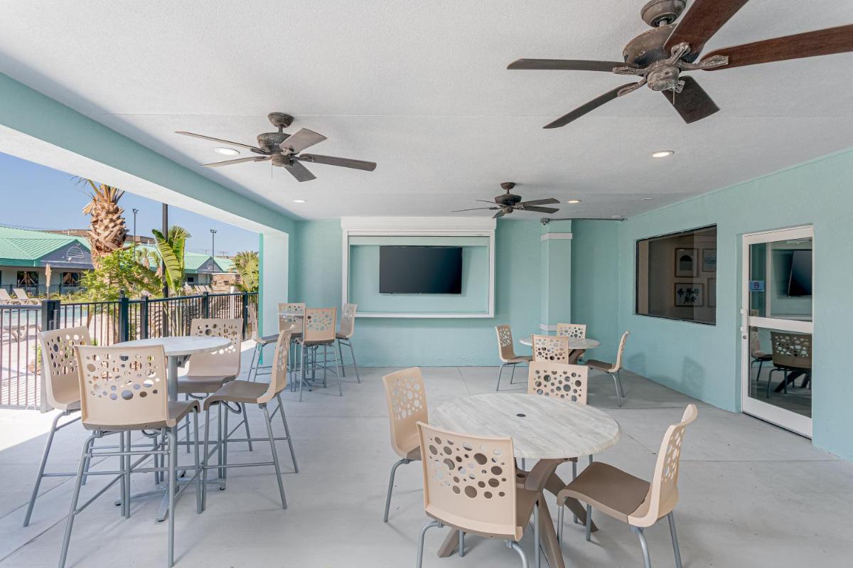 Beachside Hotel and Suites - Housity