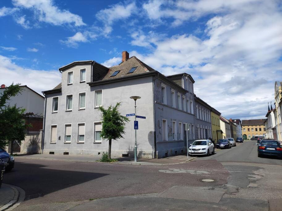 schöne 2 Raum, 2 - 3 Bett FeWo in Schönebeck - Housity