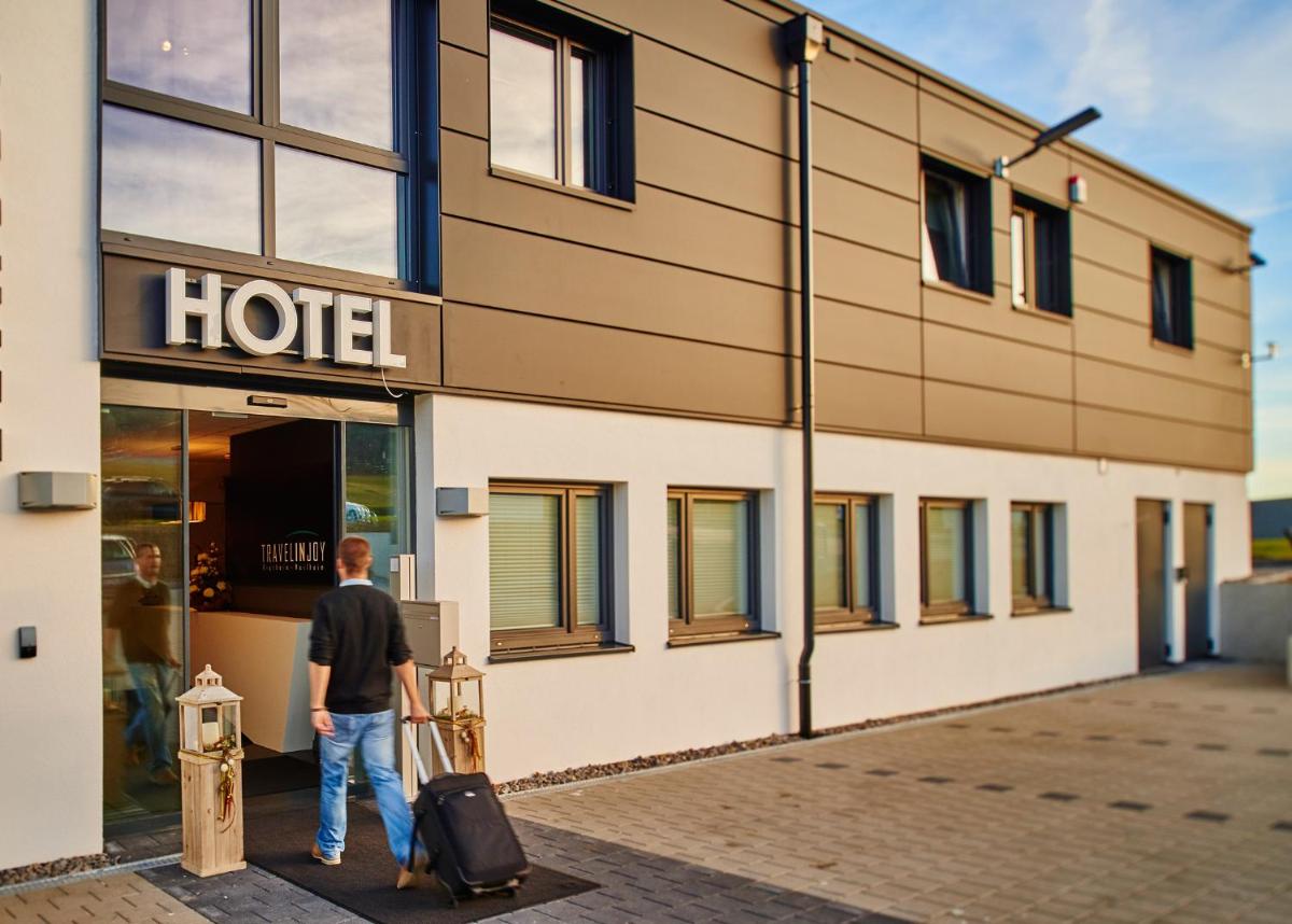 Travelinjoy - Housity