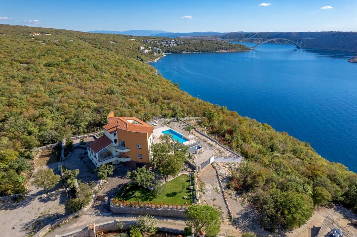 Luxury Villa Oštro with pool & Krk bridge view - Housity