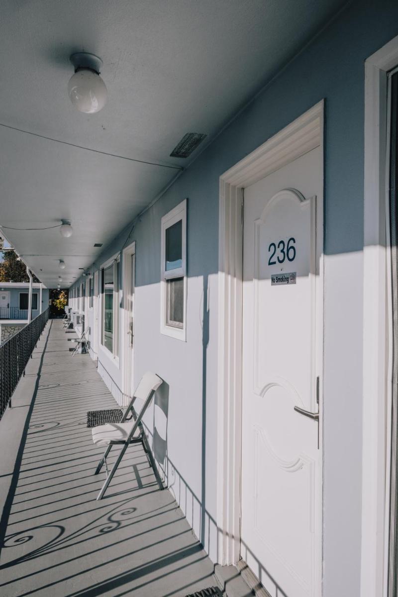 La Hacienda Motel - Housity