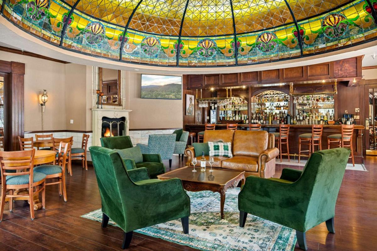 Chateau Big Bear Boutique Hotel, BW Signature Collection - Housity