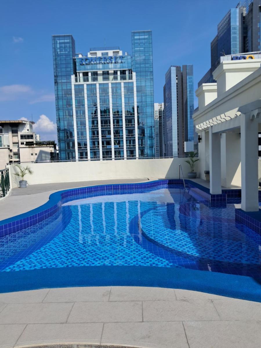 Luxury spacious 2BR in Salcedo Village - Housity