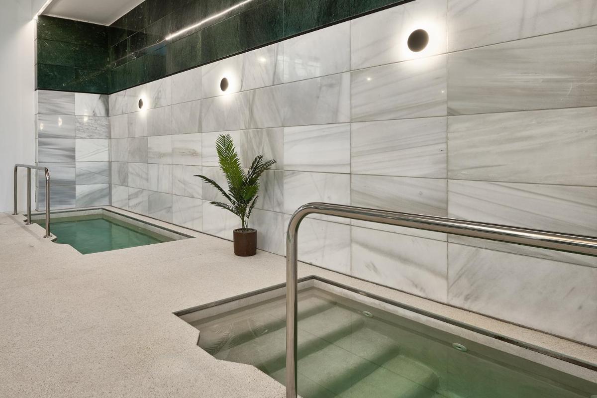 Piscina en o cerca de Calderona Wellness