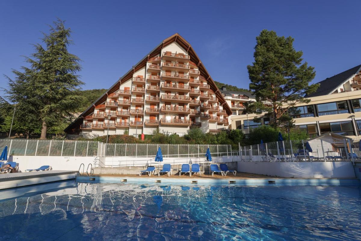 Piscine de l'établissement Village Club Les Hyvans ou située à proximité