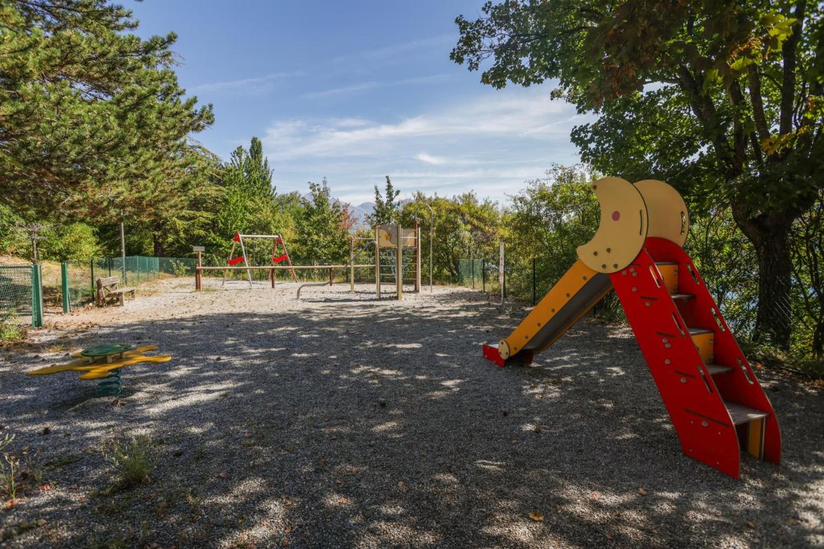 Aire de jeux pour enfants de l'établissement Village Club Les Hyvans