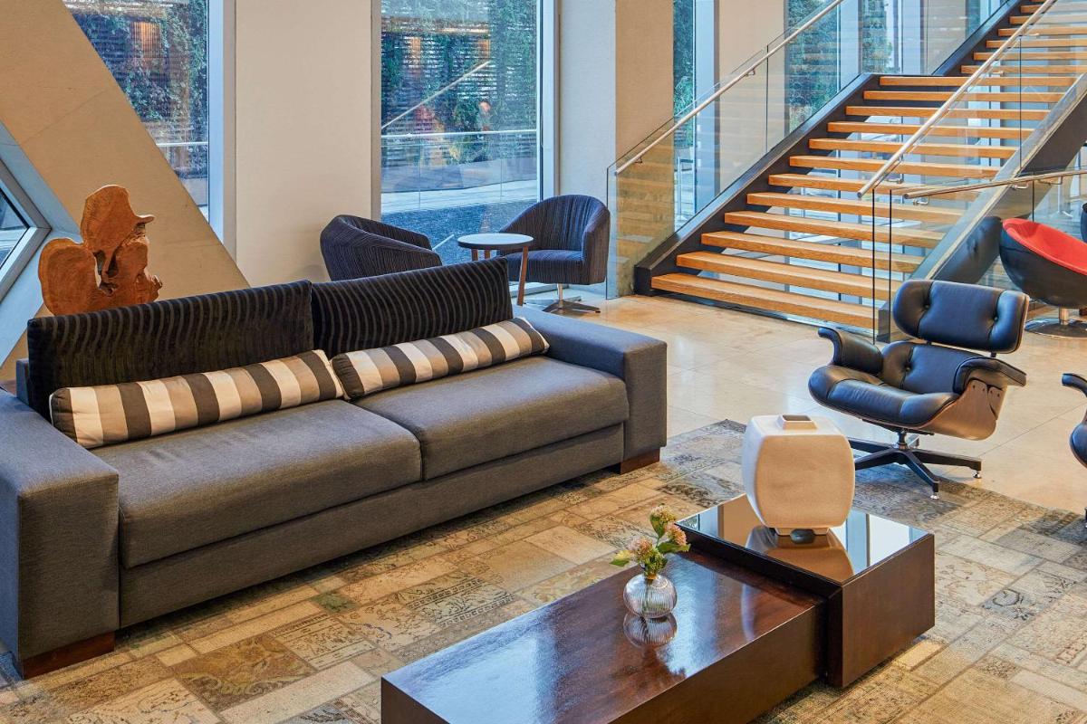 Radisson Blu Plaza El Bosque Santiago - Housity