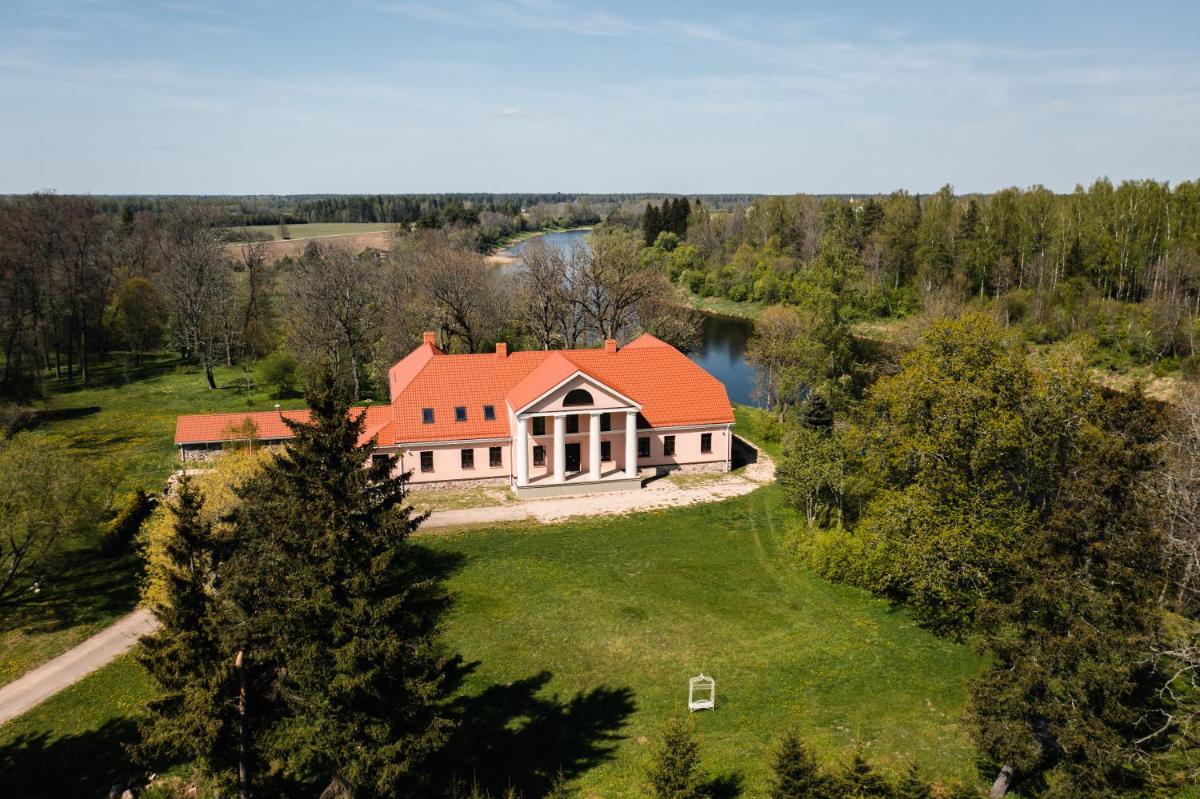 Lēnu pils - Housity