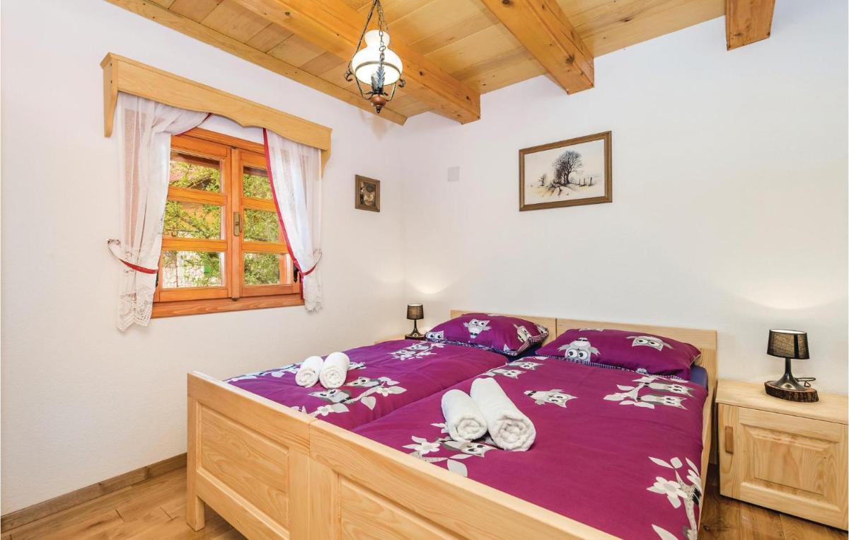 Gorgeous Home In Perusic With Wifi - Housity