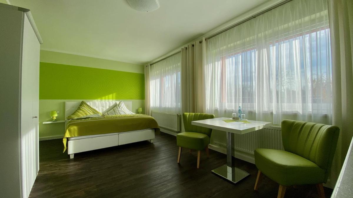 Restaurant & Pension Rüssel - Pub - Housity