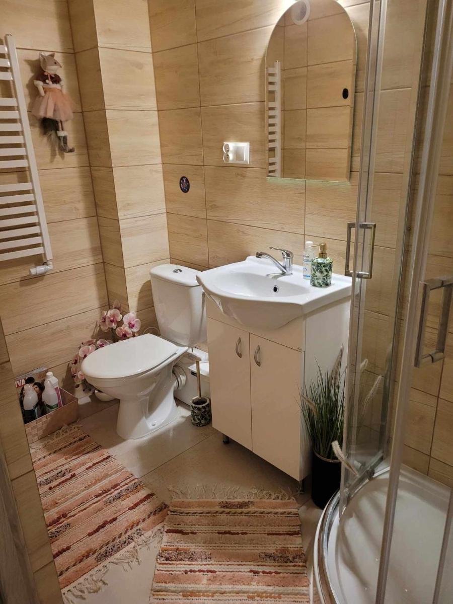 Przestrzenny apartament Biała Flaga Podwórko, Grill, Rowery - Housity