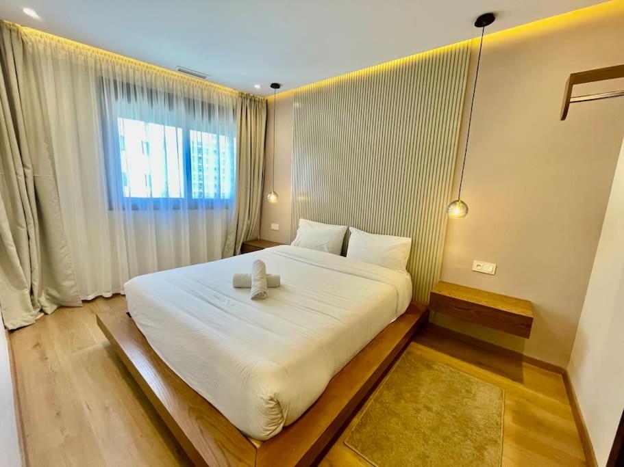 Coastal Elegance - Stylish Suite and Beach Walk - Housity