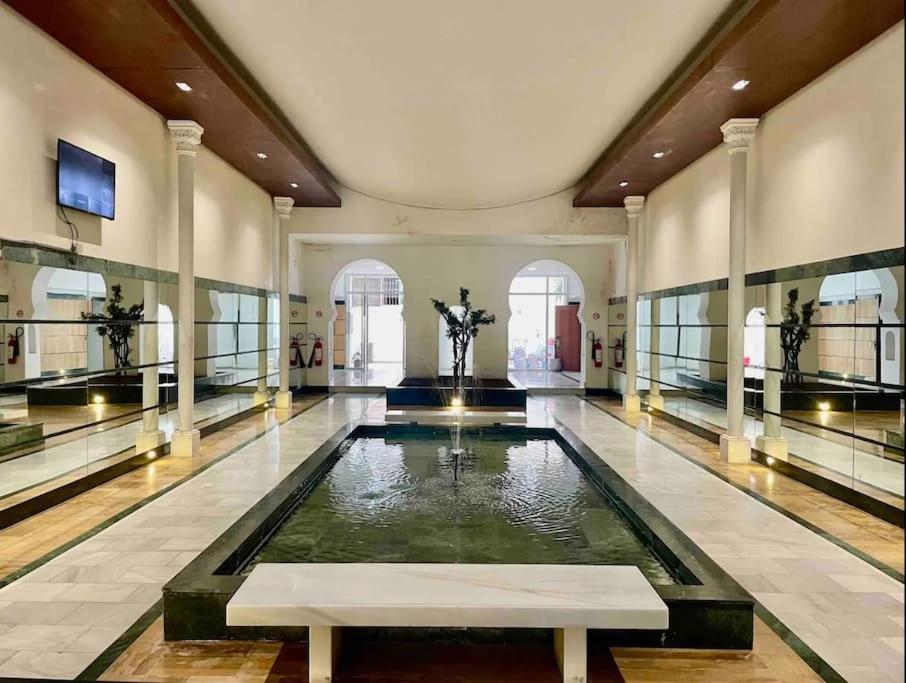Coastal Elegance - Stylish Suite and Beach Walk - Housity