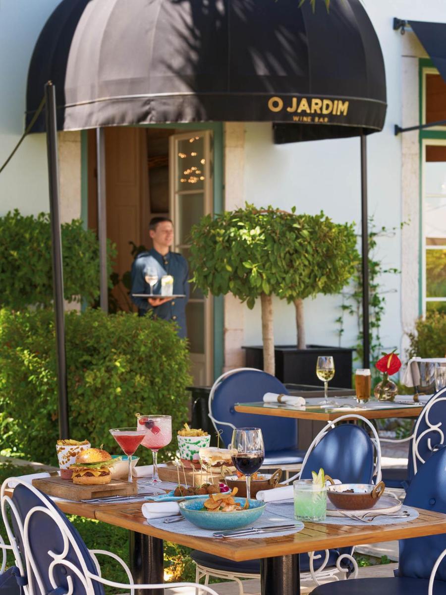 Um restaurante ou outro lugar para comer em The One Palácio da Anunciada