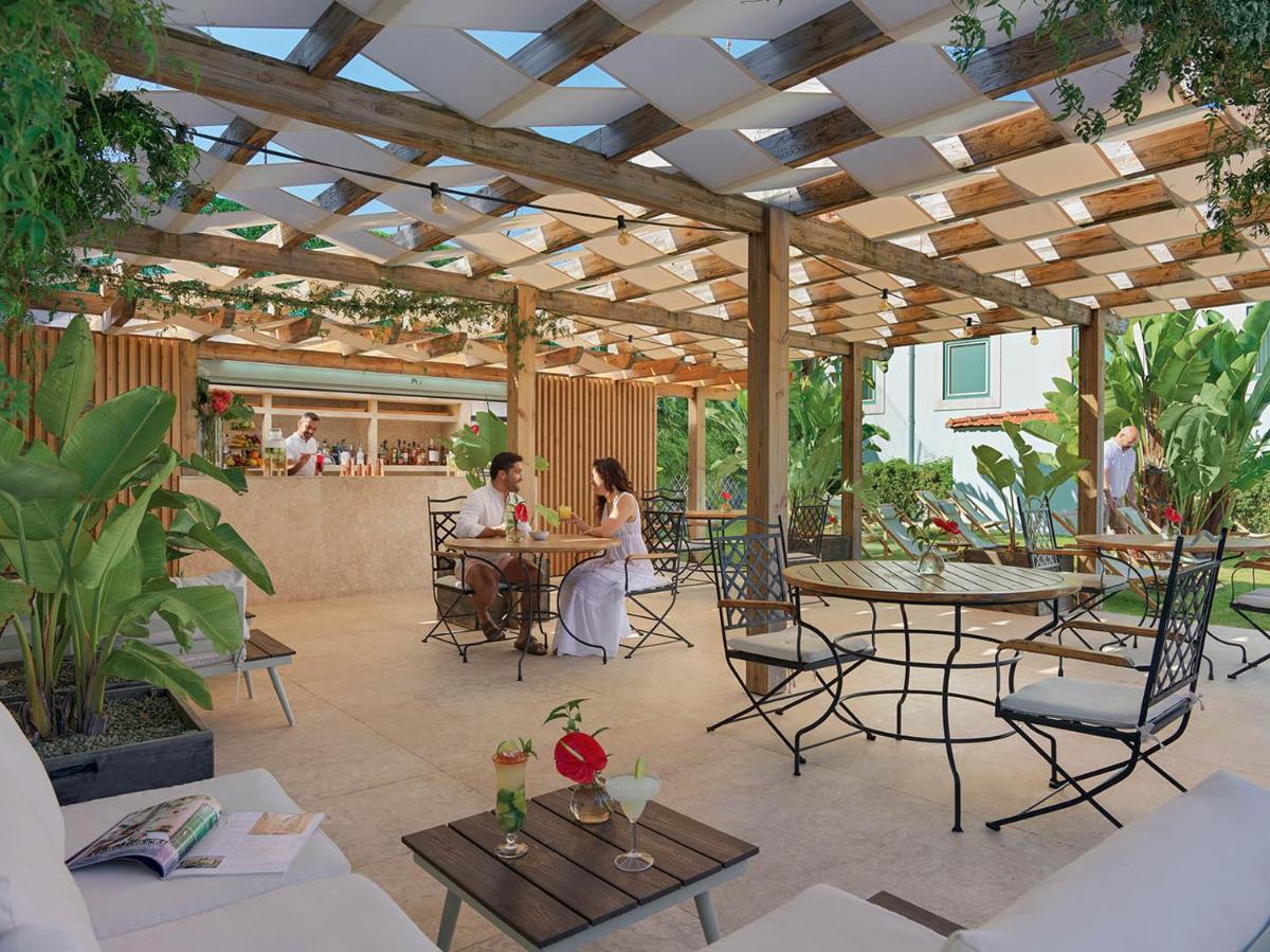 Um restaurante ou outro lugar para comer em The One Palácio da Anunciada