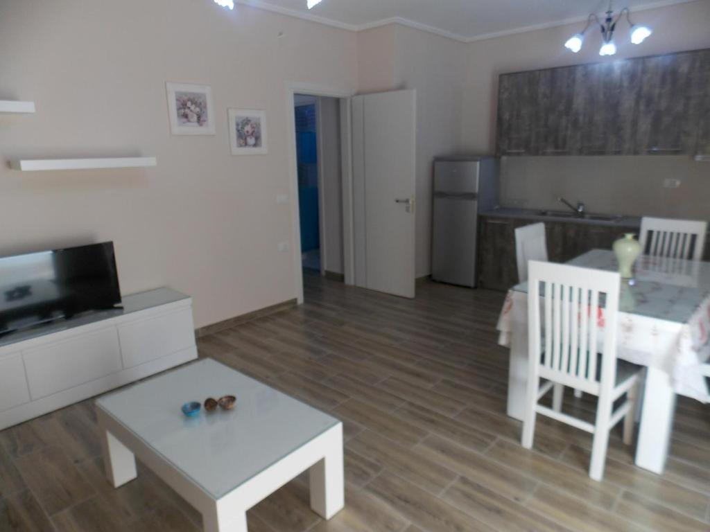 Coastline Apartments - Housity