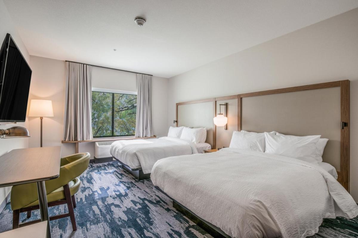 Holiday Inn Express & Suites Platteville by IHG - Hizvo