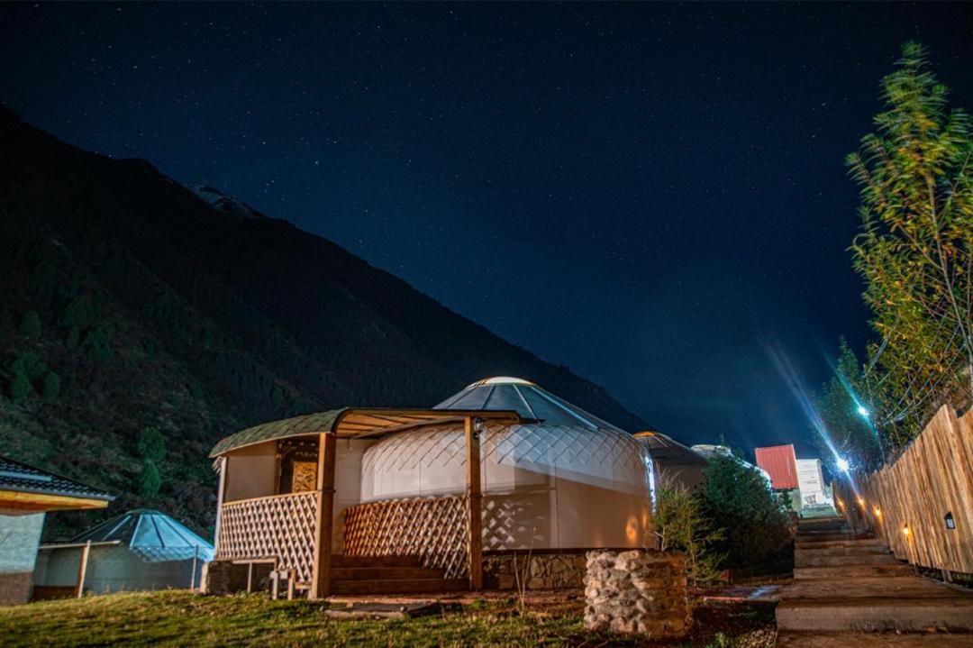 RAHMAT yurts - Housity