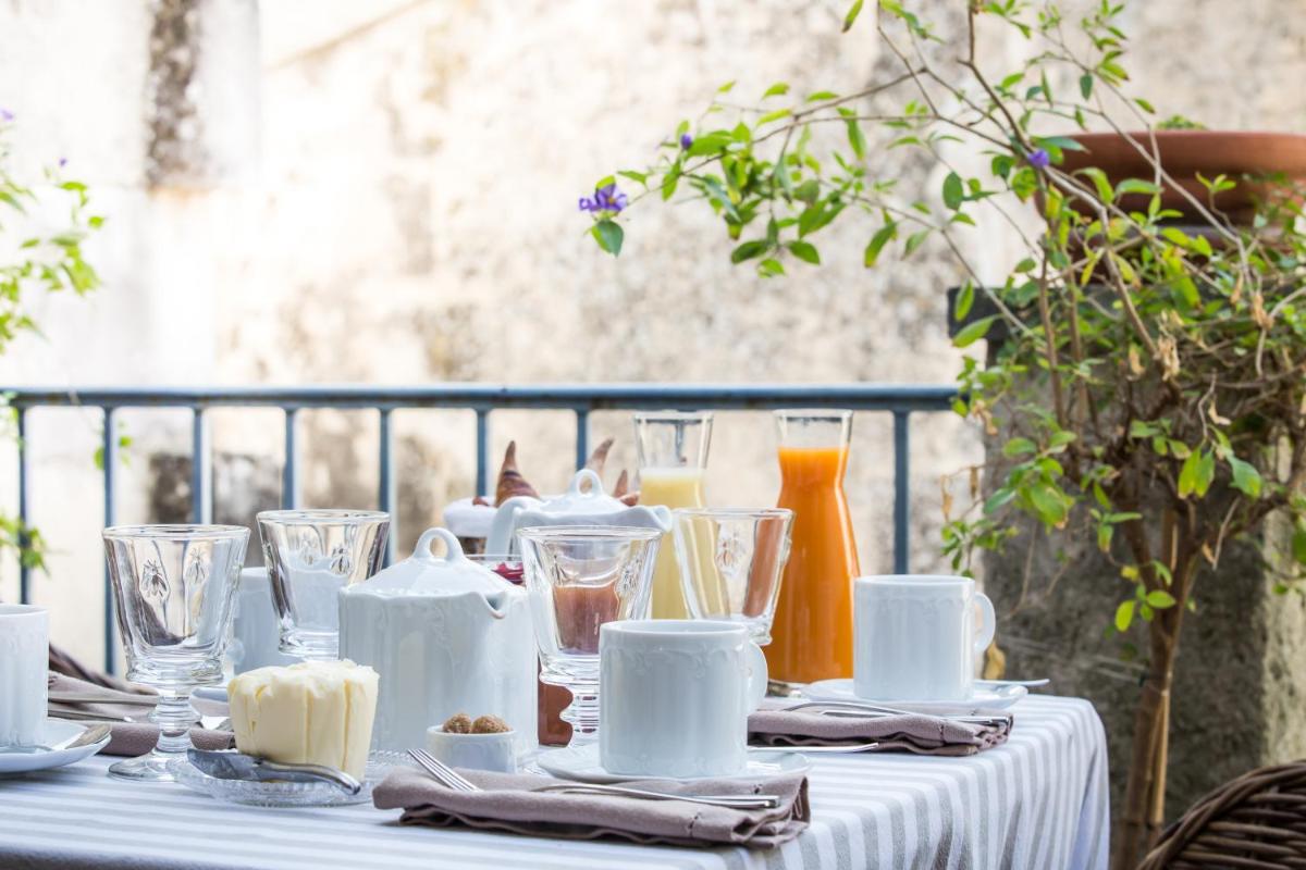 Nourriture dans l'hôtel ou à proximité