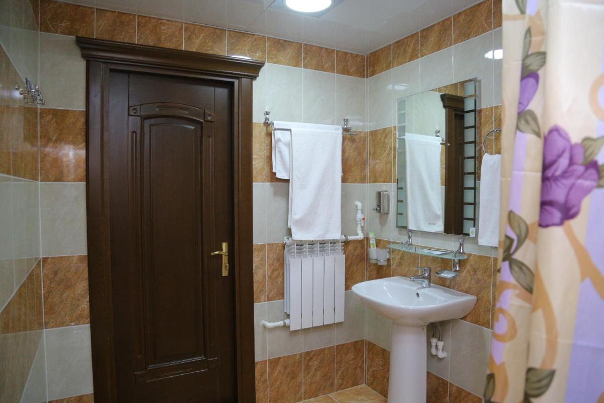 Sipehr Hotel - Housity