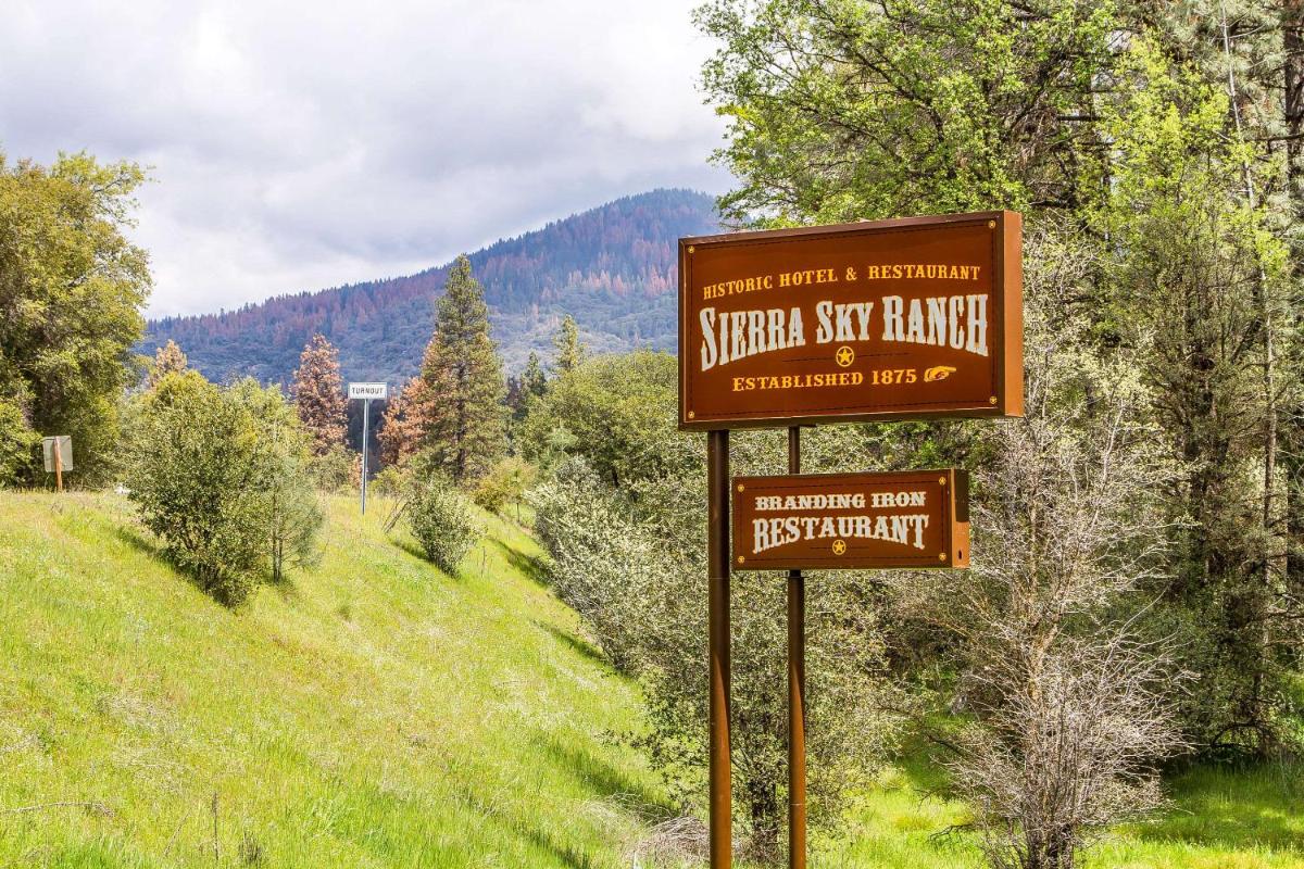 Sierra Sky Ranch, Ascend Hotel Collection - Housity