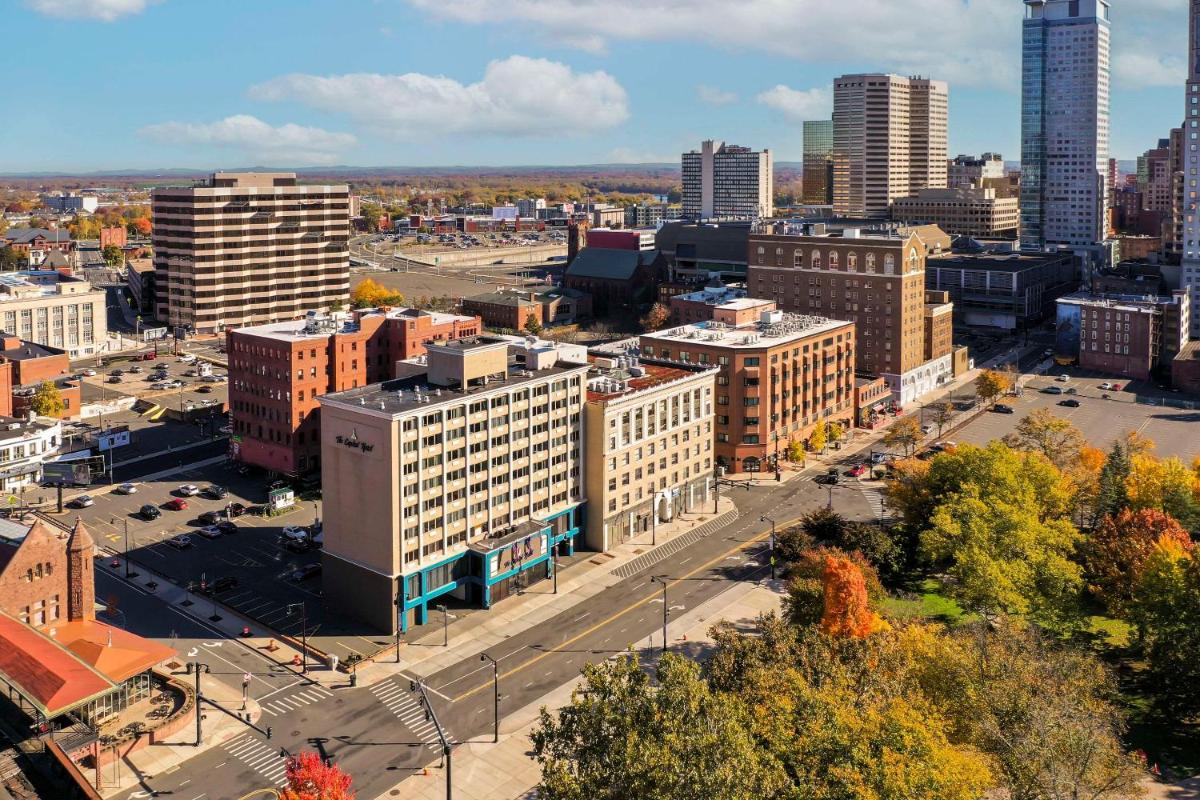 The Capitol Hotel, Ascend Hotel Collection - Housity