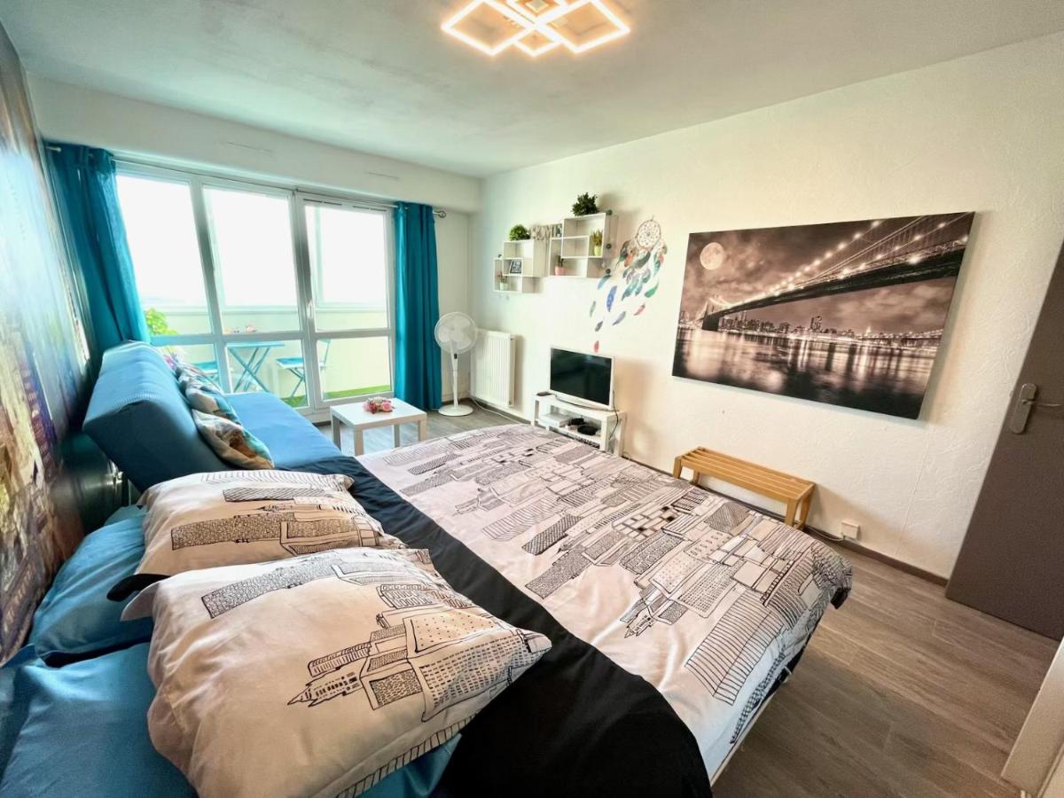 Studio Spacieux Belle Vue Rillieux la Pape Centre - Housity