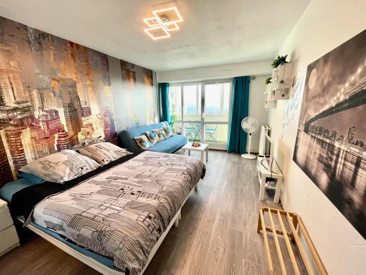 Studio Spacieux Belle Vue Rillieux la Pape Centre - Housity