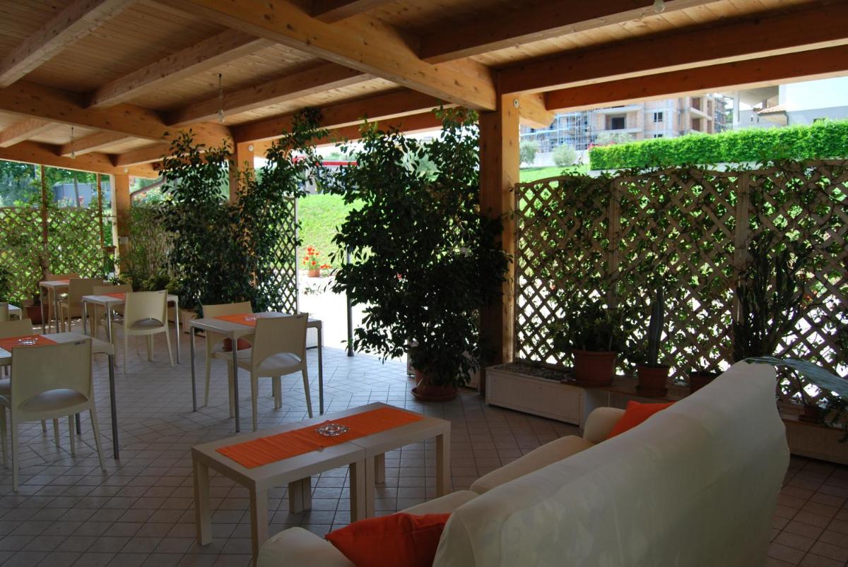 Eu ropa Hotel - Housity