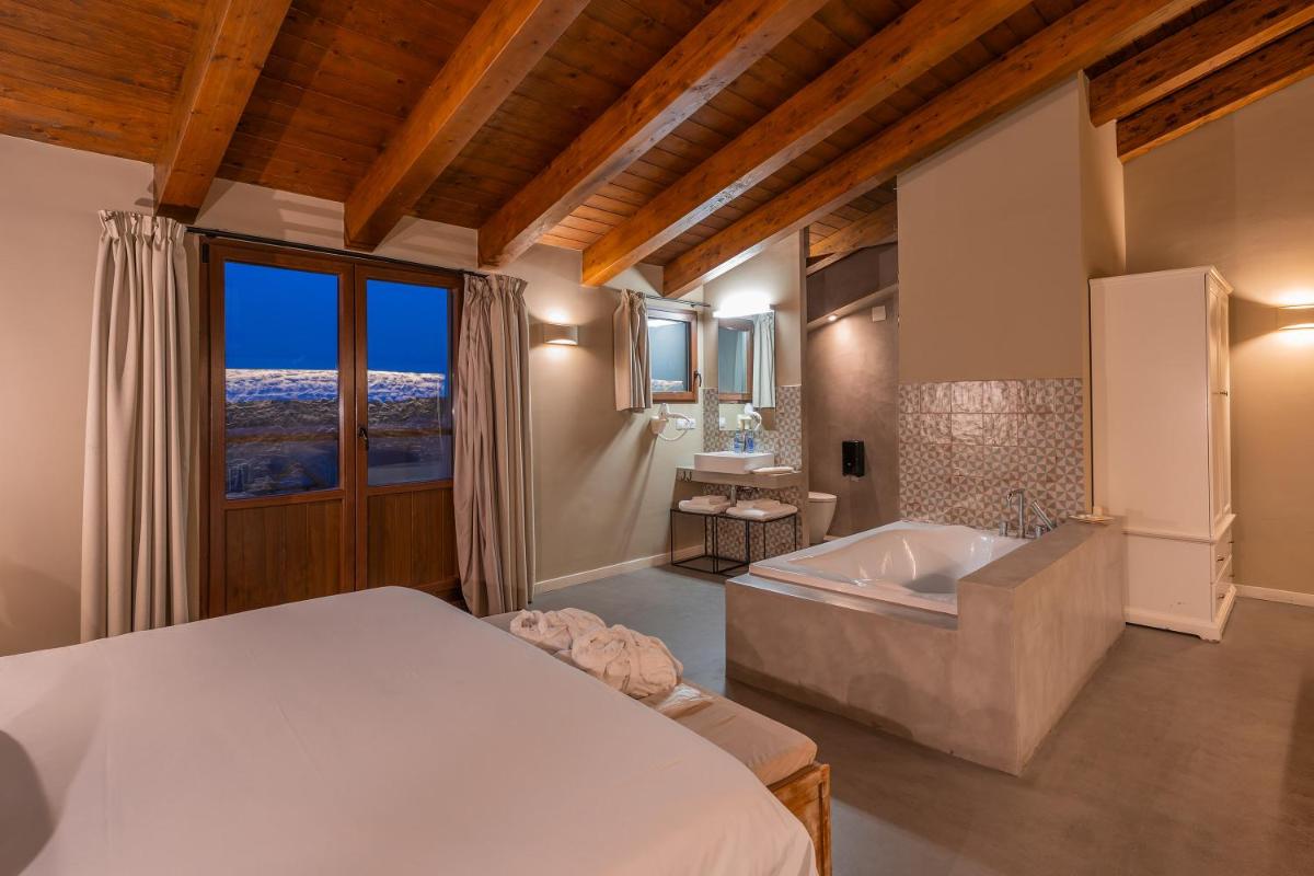 Hotel Mas De Cebrian - Housity