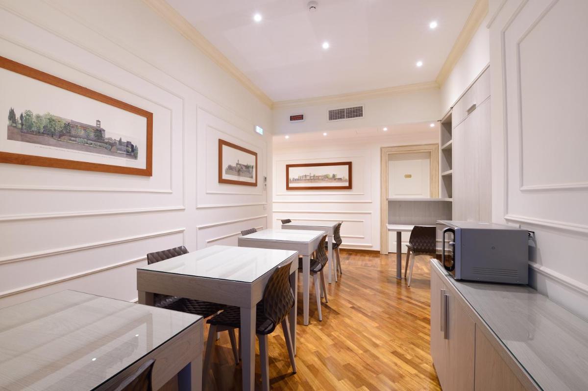 Lory House - Housity