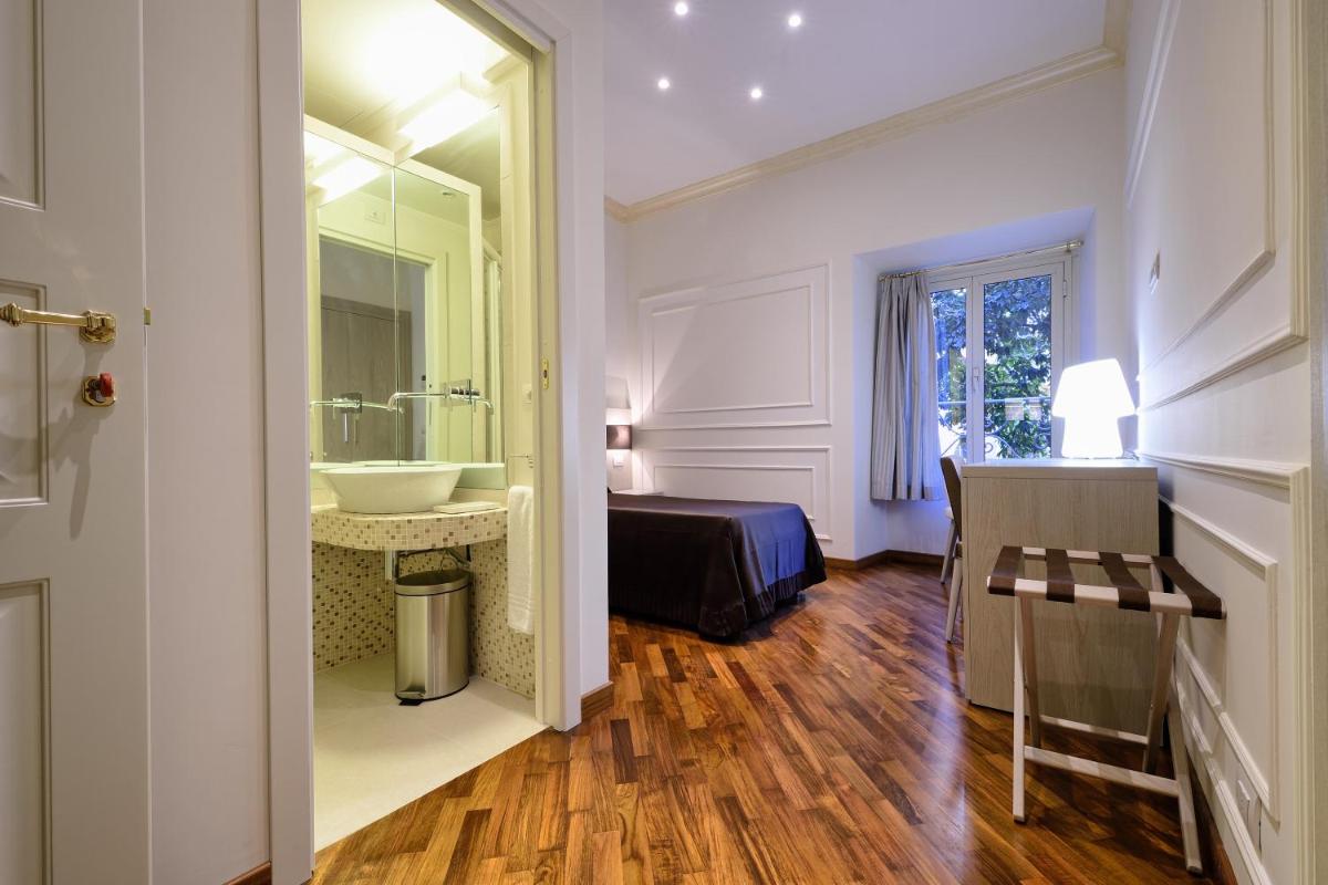 Lory House - Housity