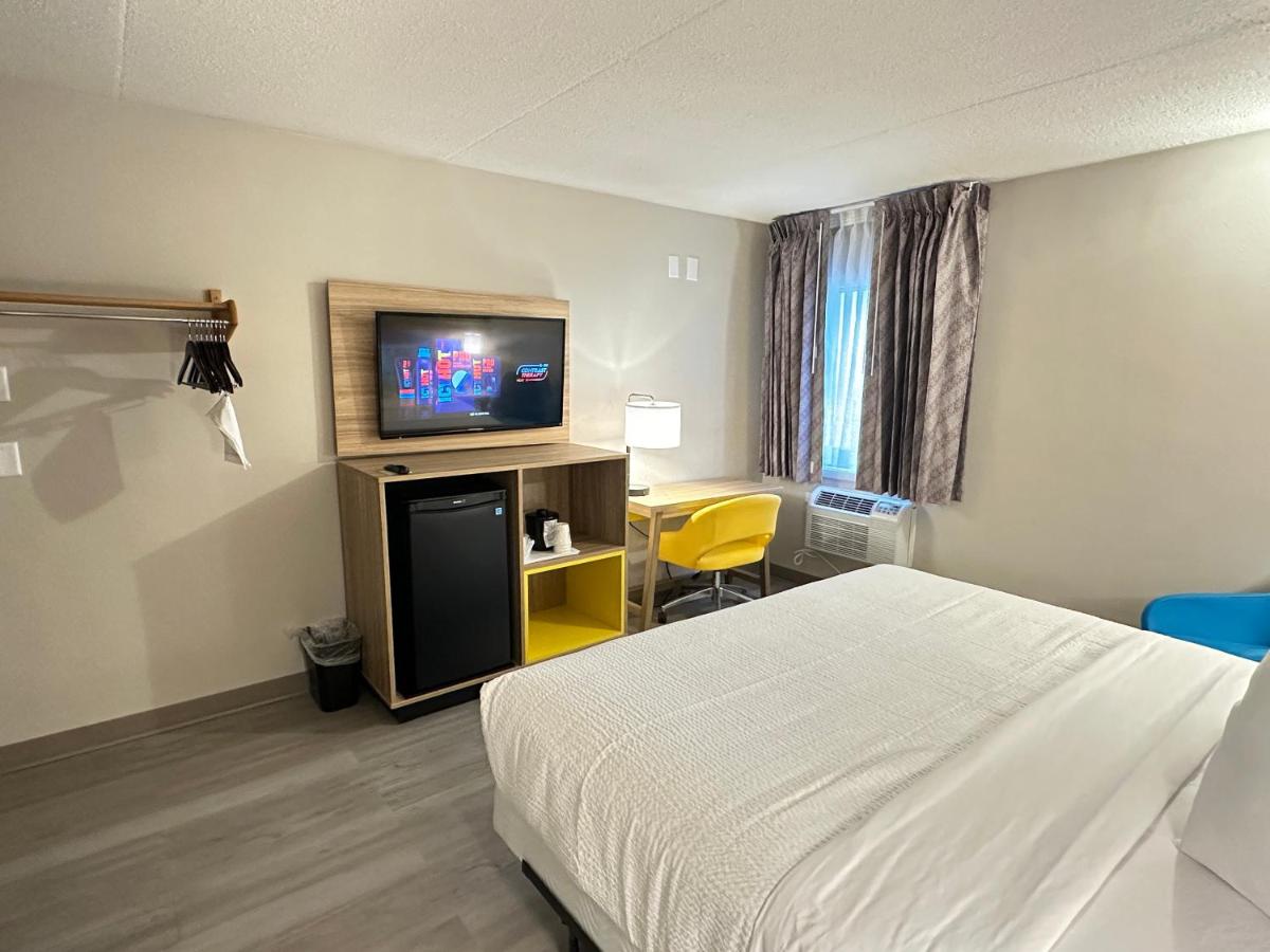 Days Inn by Wyndham Mandan Bismarck Area - Housity