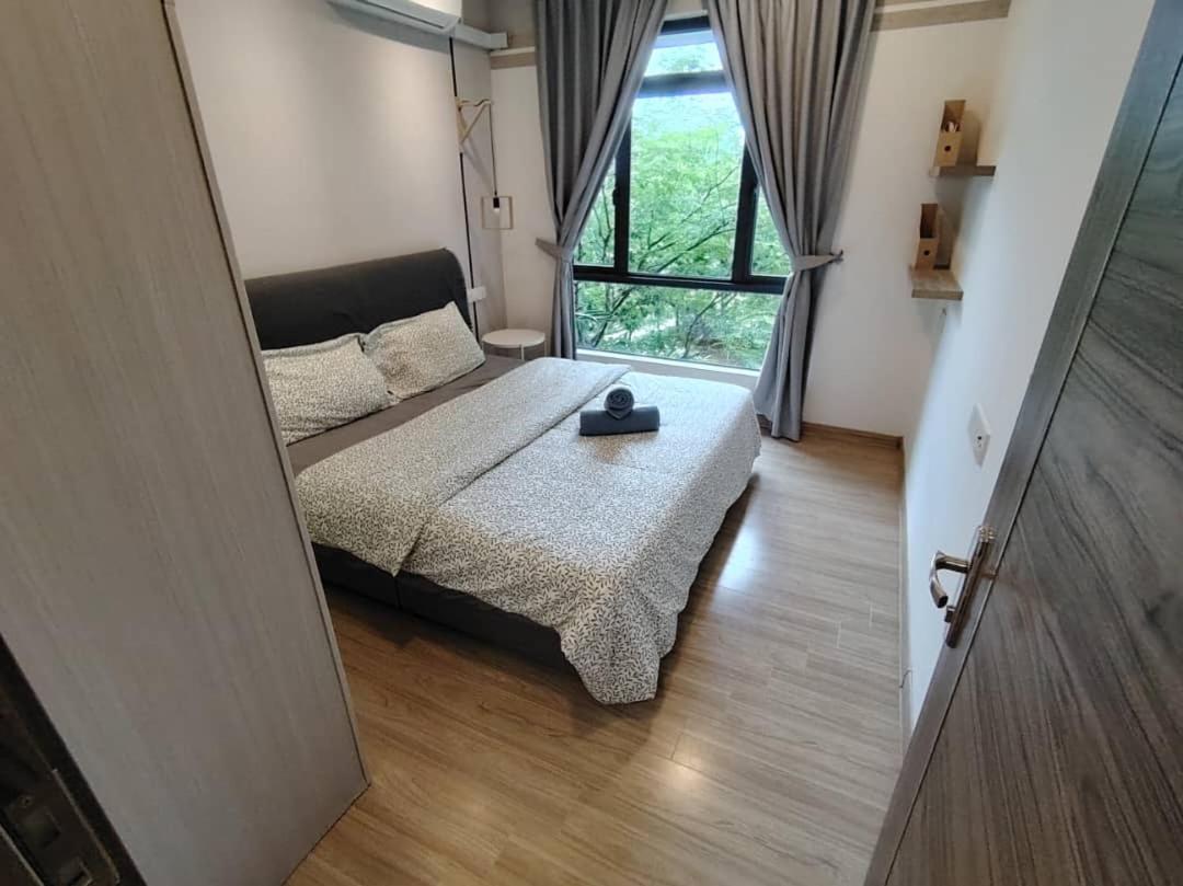 Happy House, Starview Bay, Free WiFi, Forestcity - Housity