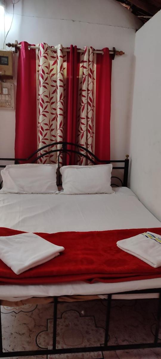 Dhaklos Guest house - Housity