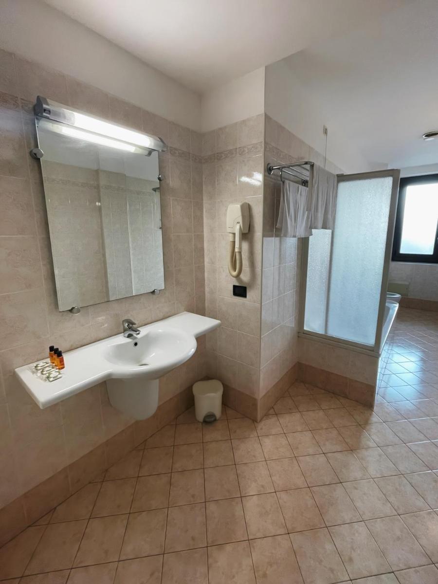 Aba Hotel - Housity