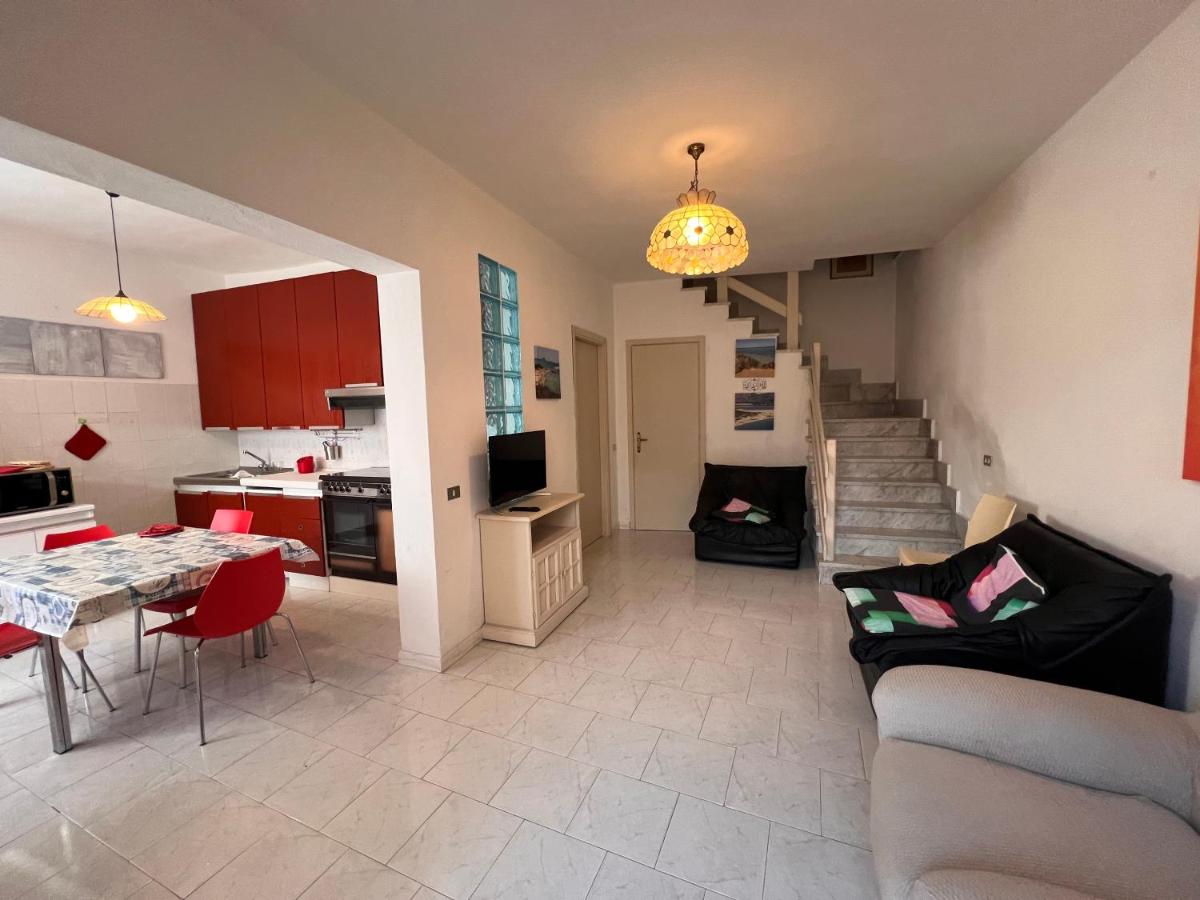 Casa Viola di Maria Gabriella, San Vito a 25 minuti da Costa Rey e Villasimius - Housity