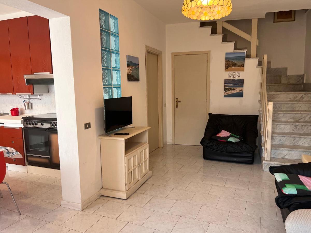 Casa Viola di Maria Gabriella, San Vito a 25 minuti da Costa Rey e Villasimius - Housity