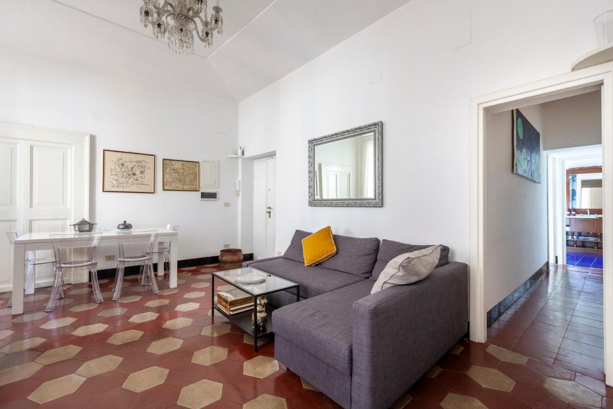 Spanish Steps Charming Apartment, New Opening - Housity