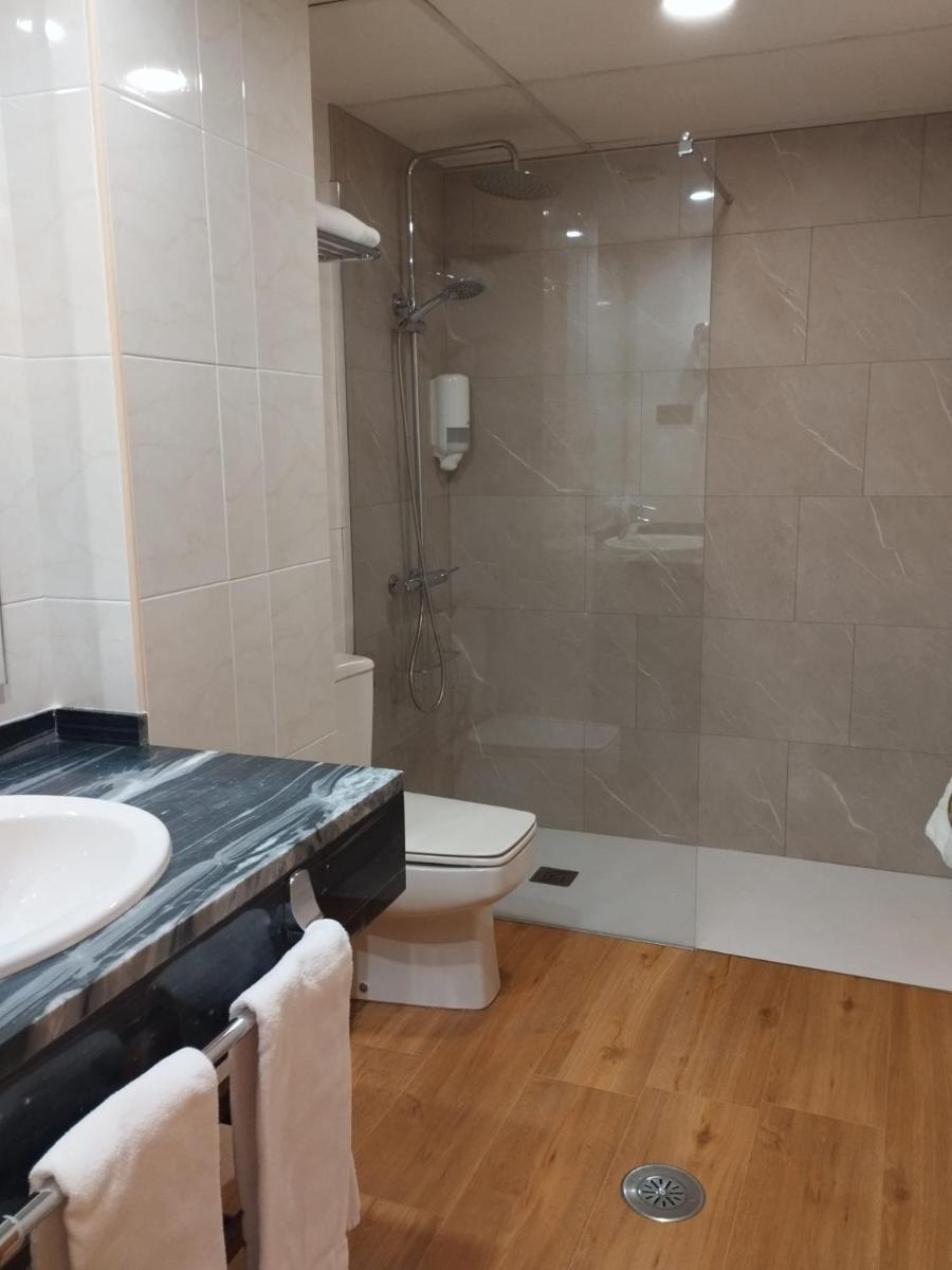Un baño de Hotel Eth Solan & SPA